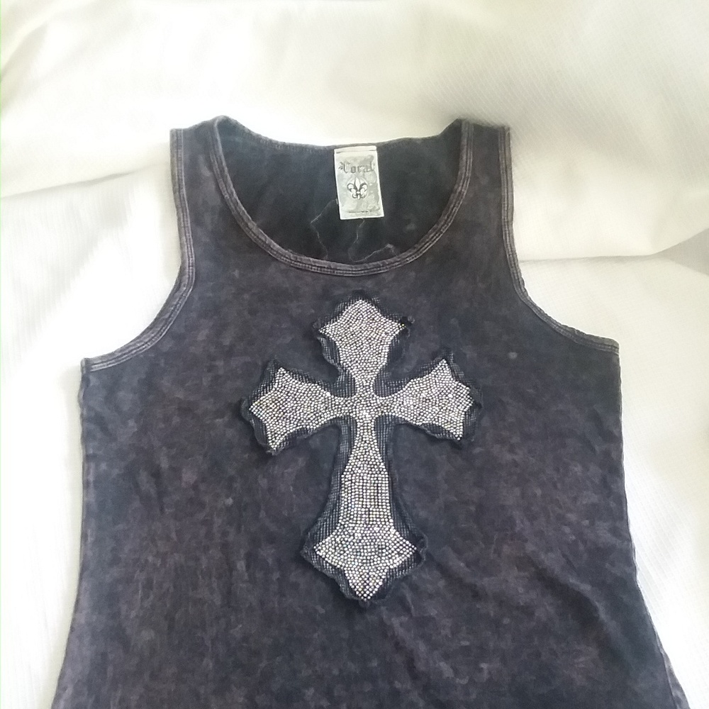 M - Tank Top